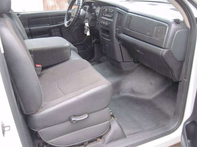 2002 Dodge Ram Pickup 1500 2dr Regular Cab ST 2WD LB